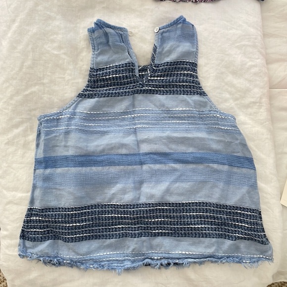 Bella Dahl top with fringe edge in size xs - Picture 3 of 3